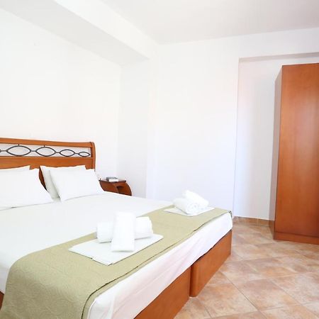 Palia Platia Apartments Pefkochori Esterno foto