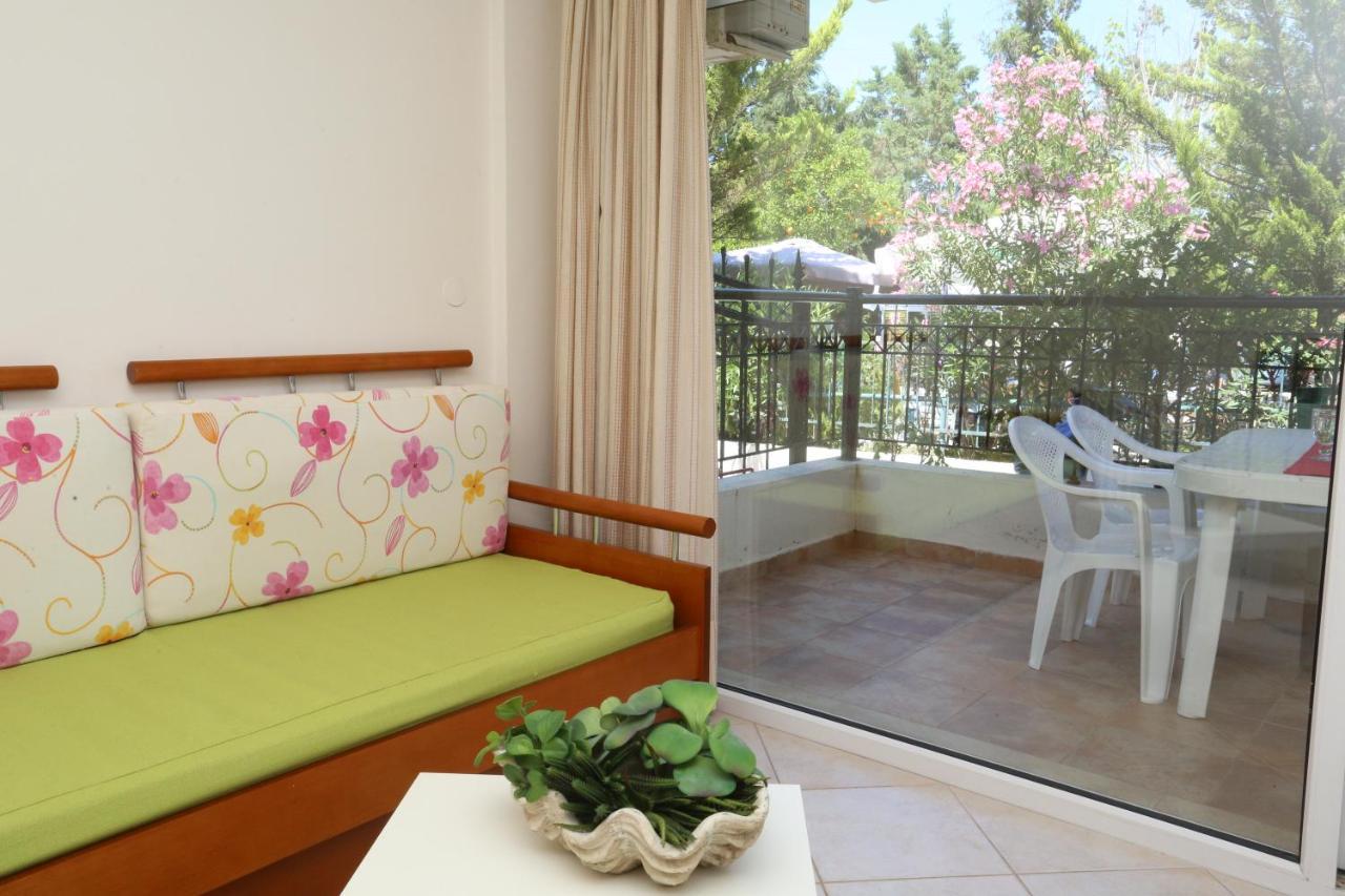 Palia Platia Apartments Pefkochori Esterno foto